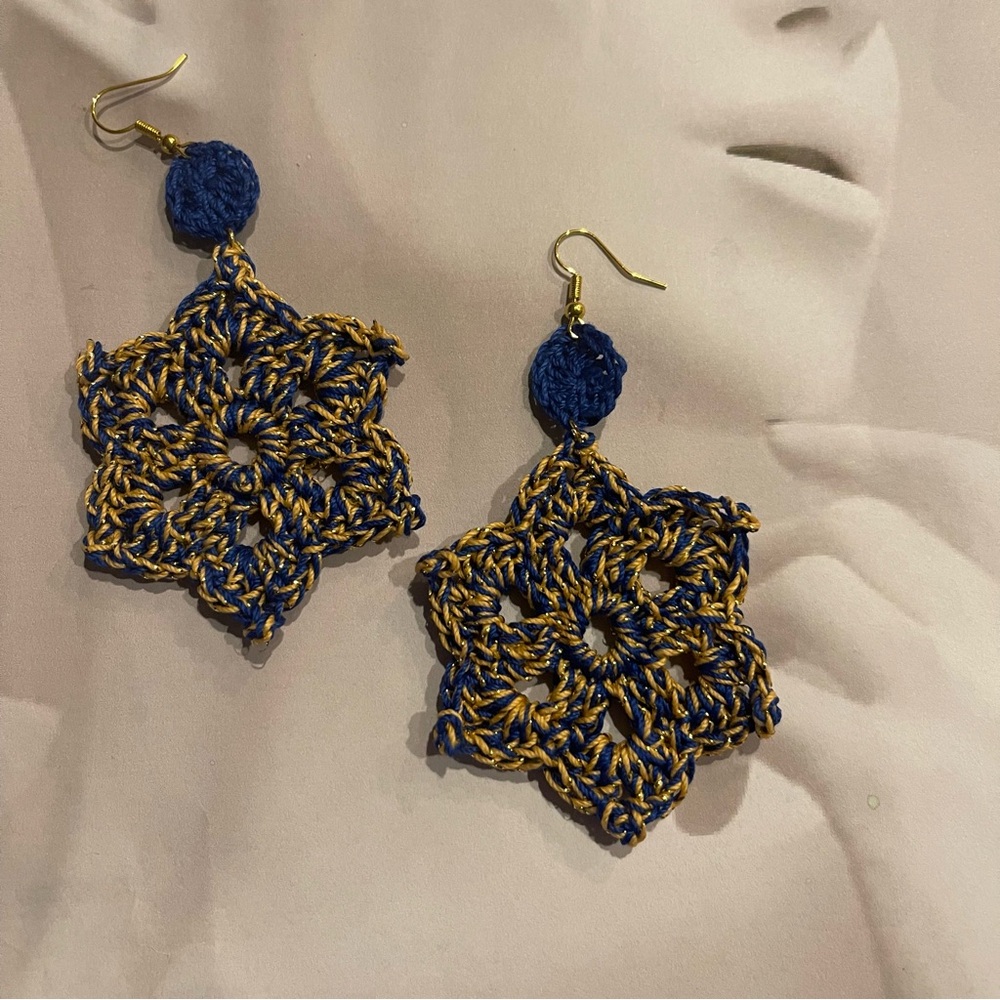 🌟Handmade Elegant Blue and Gold Filigree Earrings